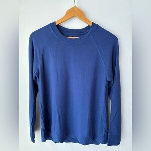 LAKE Top Women’s XS Long Sleeve Navy Blue Shirt